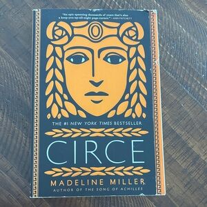 Circe by Madeline Miller Paperback